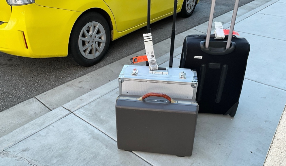 carrying PowerXchanger portable vontage frequency converter on a texi